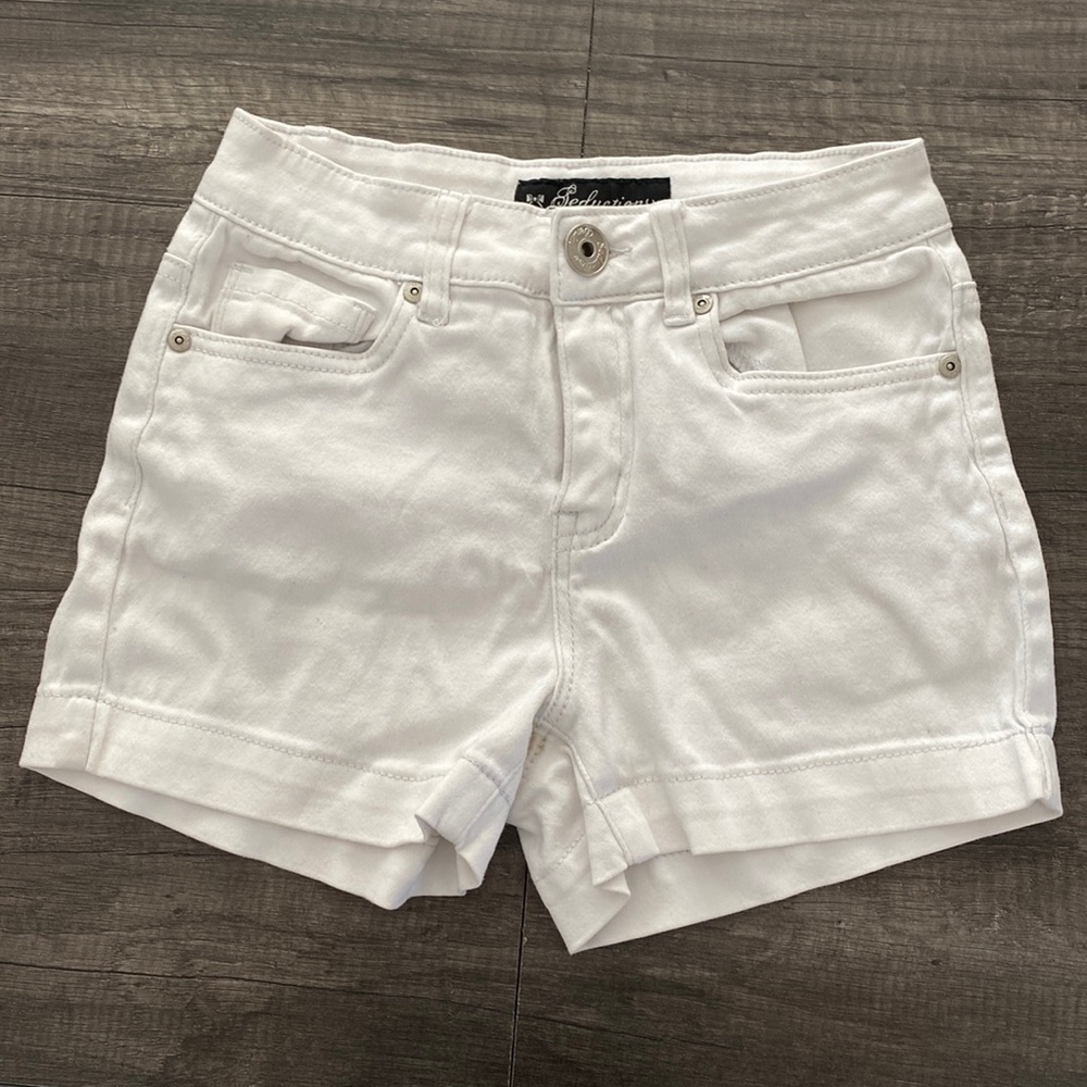 SIRENS High-Waisted Cotton Stretchy Short Shorts in White • size US 5